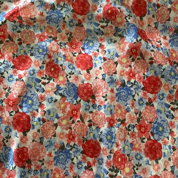 Soft floral mini skirt - Picture 2 of 4